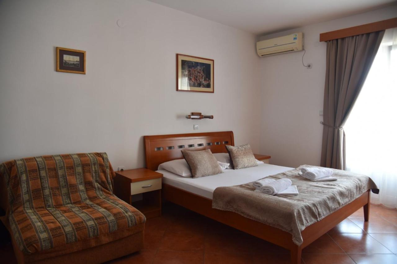 Guest House Zec Budva Buitenkant foto