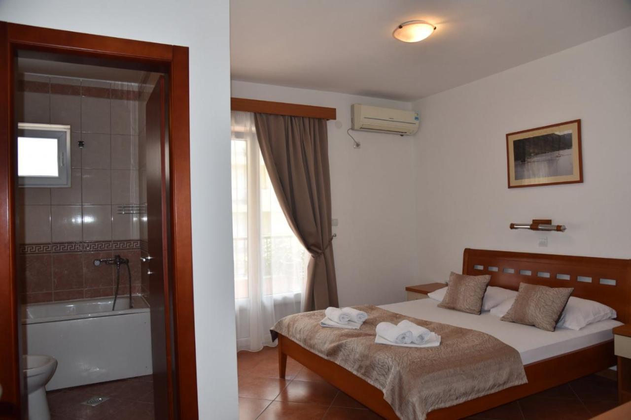 Guest House Zec Budva Buitenkant foto