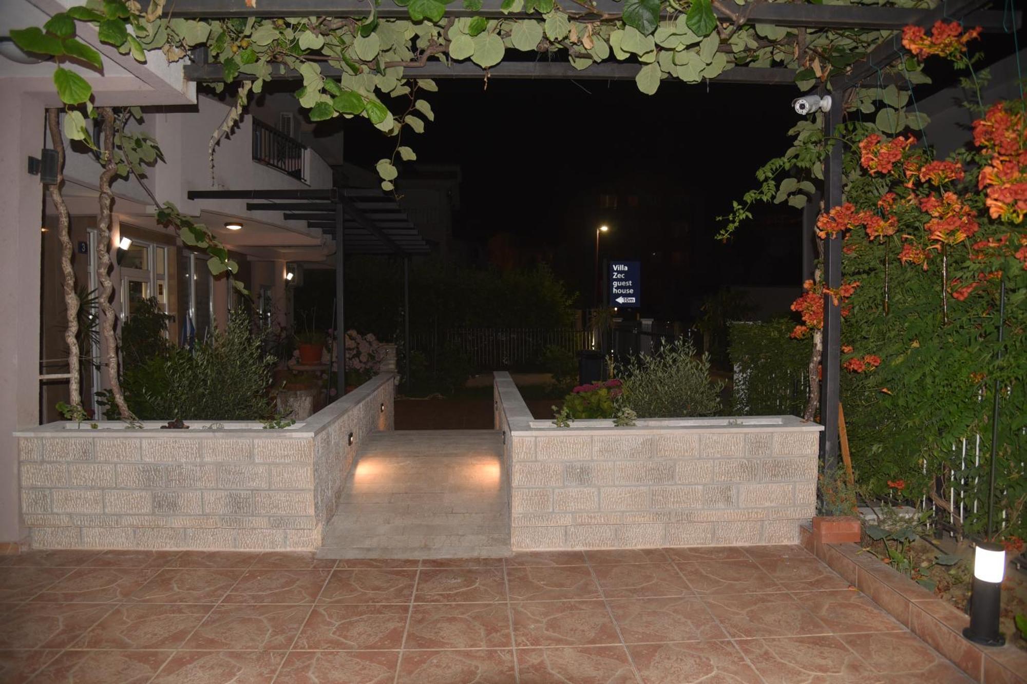 Guest House Zec Budva Buitenkant foto