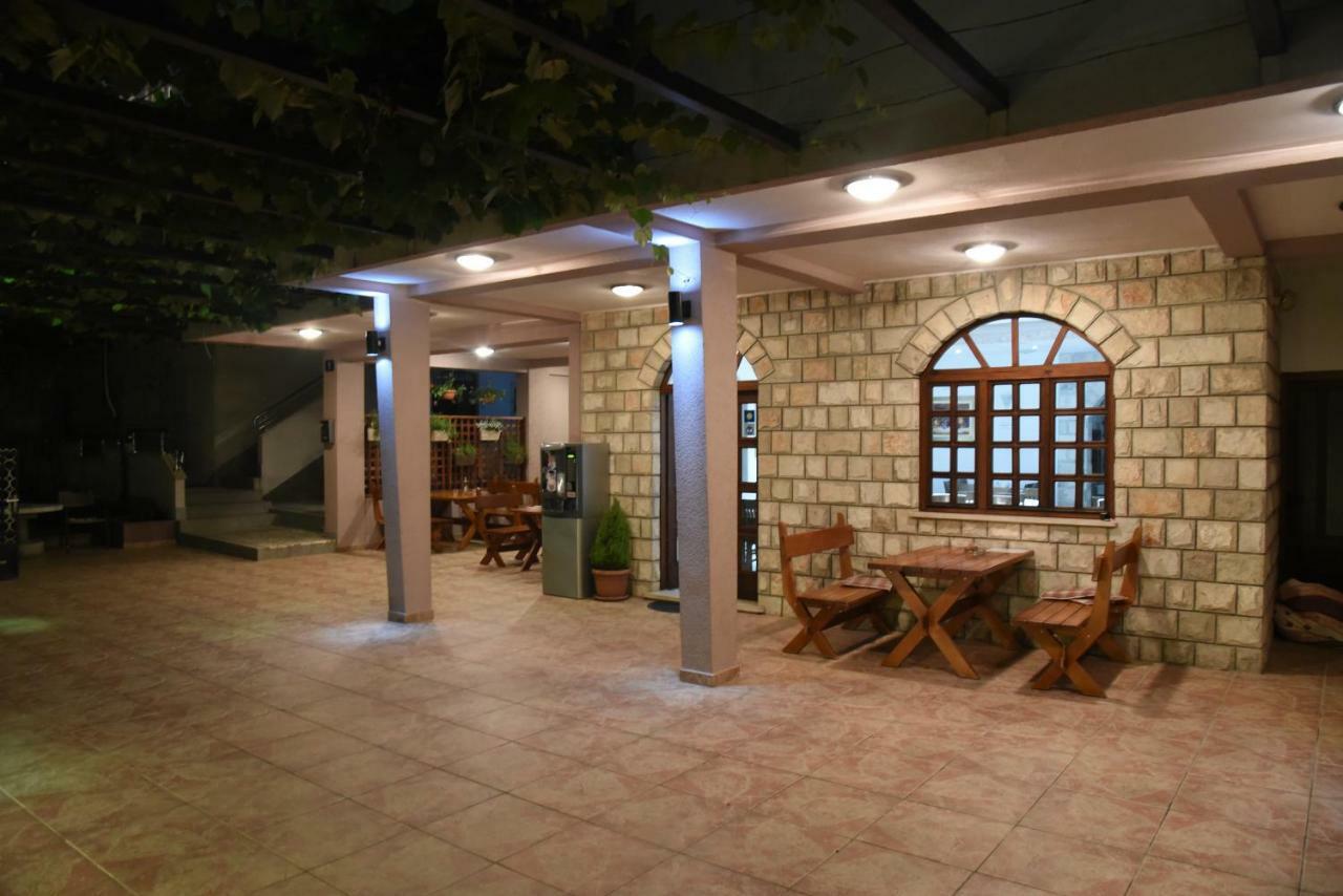 Guest House Zec Budva Buitenkant foto