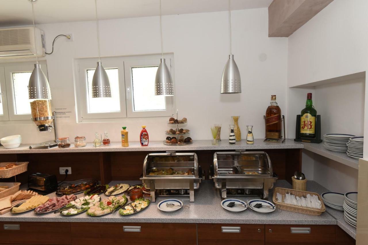 Guest House Zec Budva Buitenkant foto