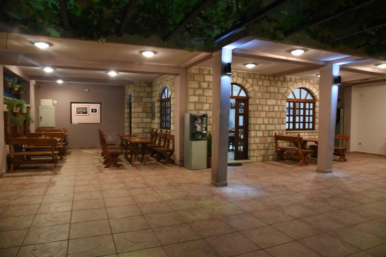 Guest House Zec Budva Buitenkant foto