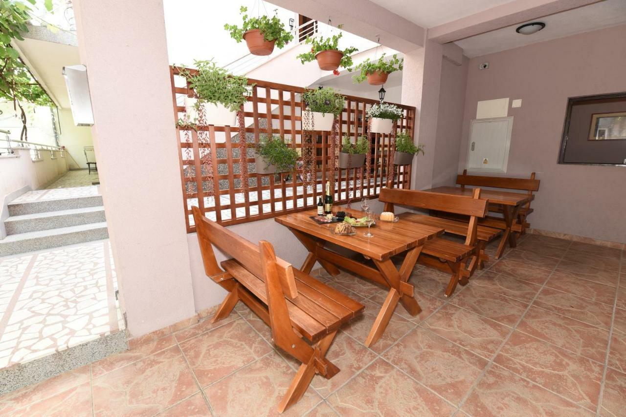 Guest House Zec Budva Buitenkant foto